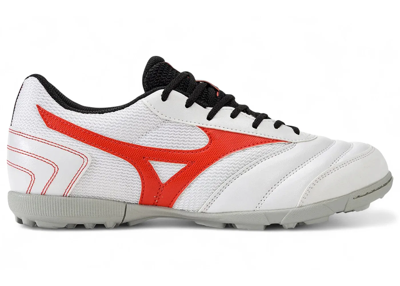 Детские кроссовки для активного спорта Mizuno Morelia Sala Club TF Jr, White/Radiant Red