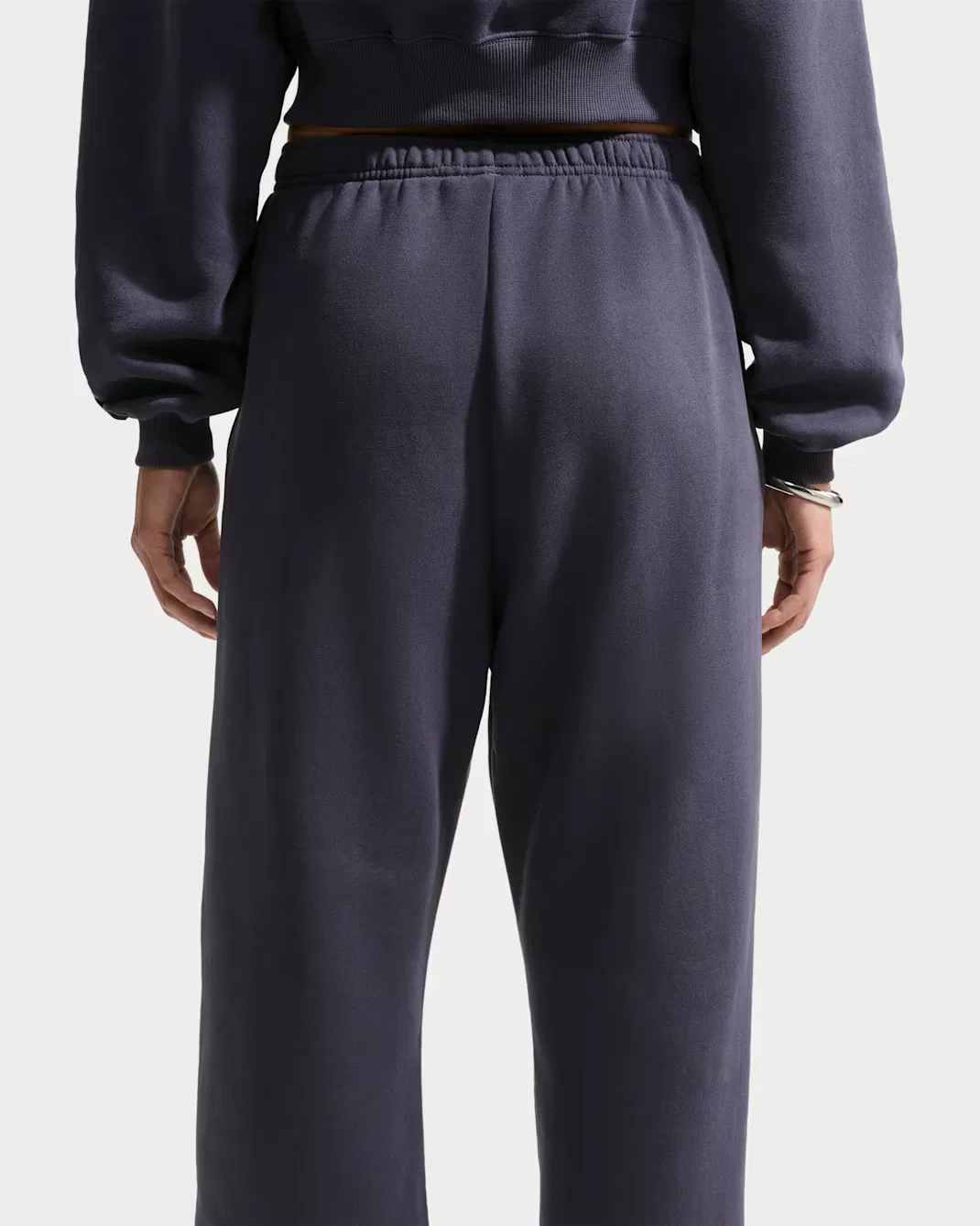 Женские брюки с высокой посадкой, свободного кроя и манжетами Nike Studio Fleece Medium Weight, Gridiron/Sail — фото 3
