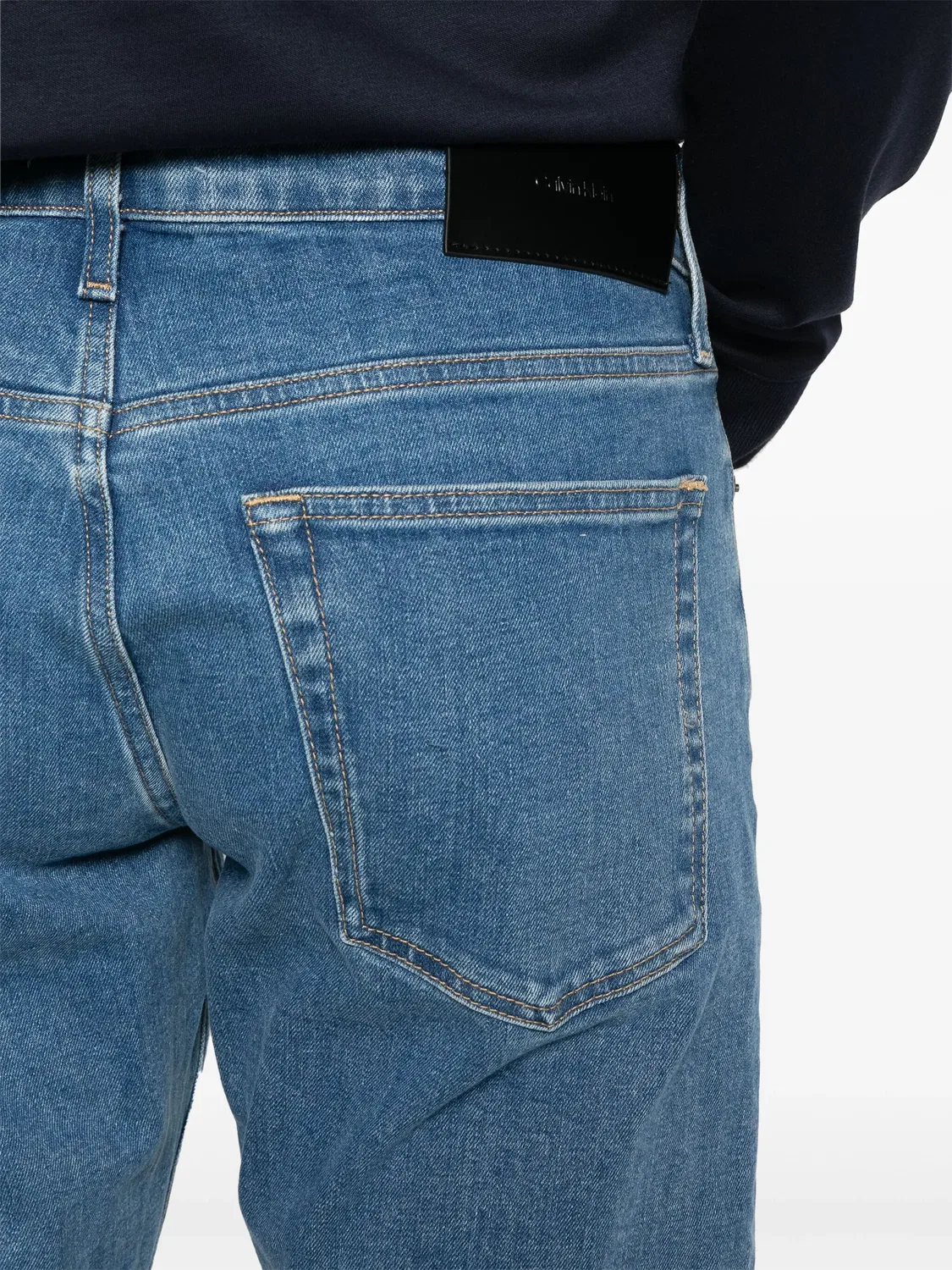 Джинсы с низкой талией и узким кроем Calvin Klein, синий — фото 4