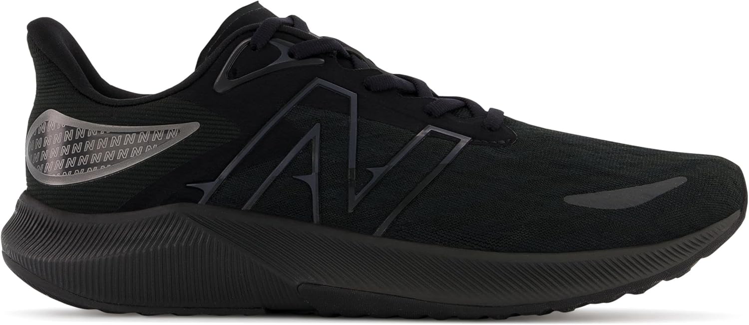 

Мужские кроссовки для бега New Balance FuelCell Propel V3, черный/металлик