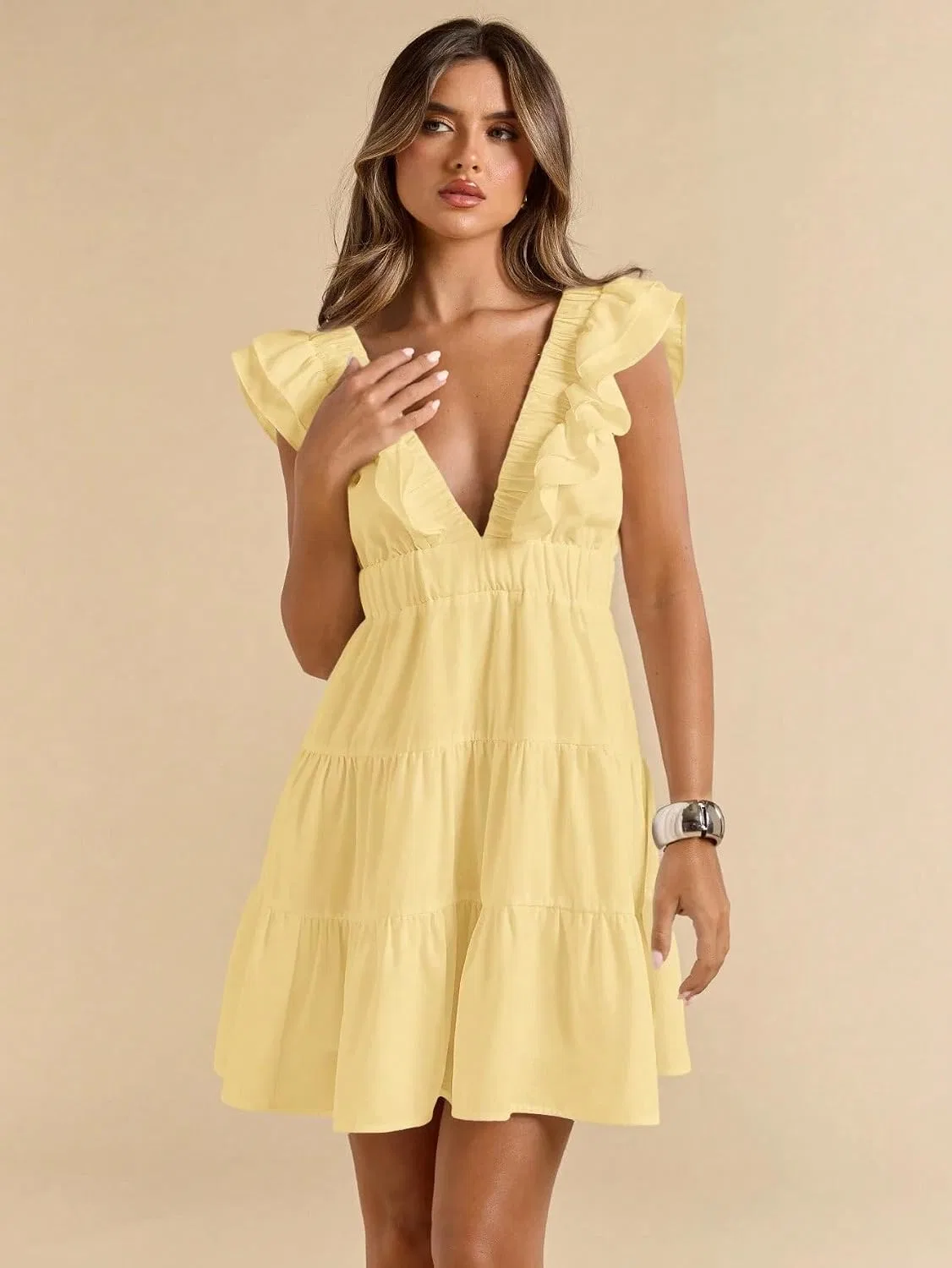 Женское A-силуэта платье с воланами и глубоким V-вырезом, Yellow — фото 3
