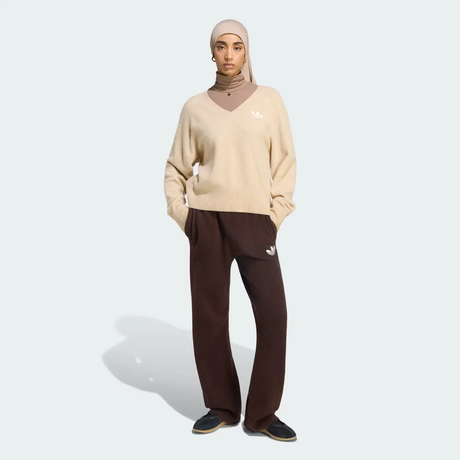 Женский свитшот с V-образным вырезом Essentials Knit V-Neck Sweatshirt Adidas Originals, хаки