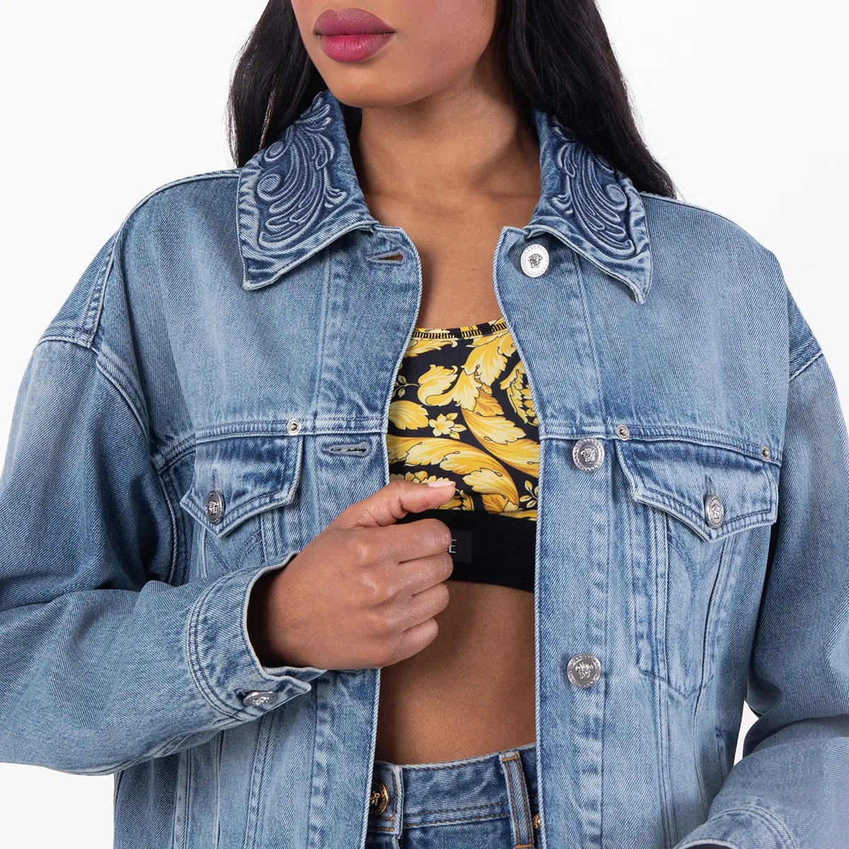 Джинсовая куртка-тракер Barocco Denim Trucker Jacket Versace, Medium Blue — фото 2