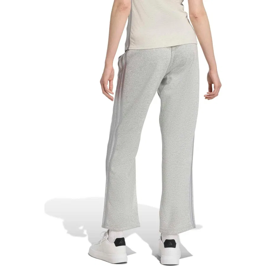 Женские спортивные брюки Holiday 3-Stripes Fleece Open-Hem Pants adidas, Серый — фото 2