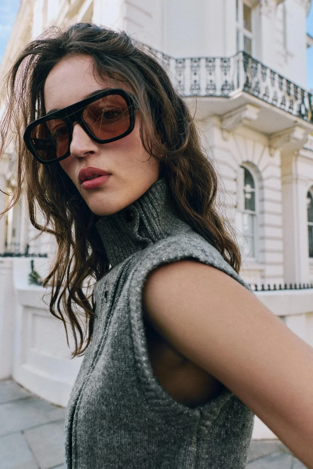 Жилет Zara трикотажный с высоким воротом, серый — фото 4
