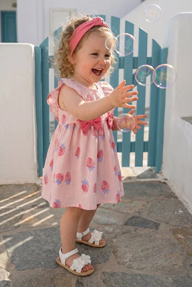 Детское платье для девочек с принтом Baby Girl Dress Summer Strawberry Patterned Bow Detailed Bandana Minipodyum, Light Pink — фото 2