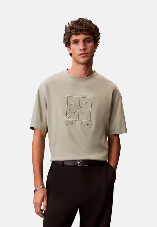 Футболка с принтом Ss rlxd premium interlock emblem Calvin Klein