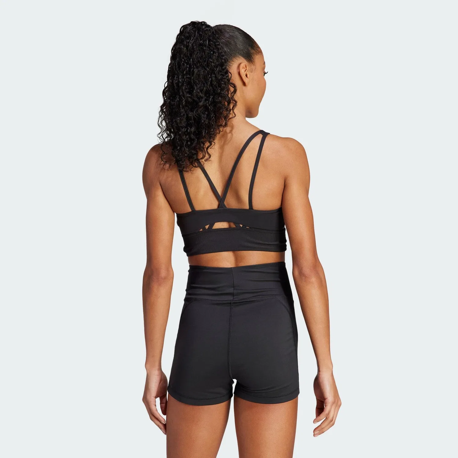 Женский спортивный бюстгальтер со средней поддержкой Essentials Medium-Support Adidas, Schwarz — фото 3