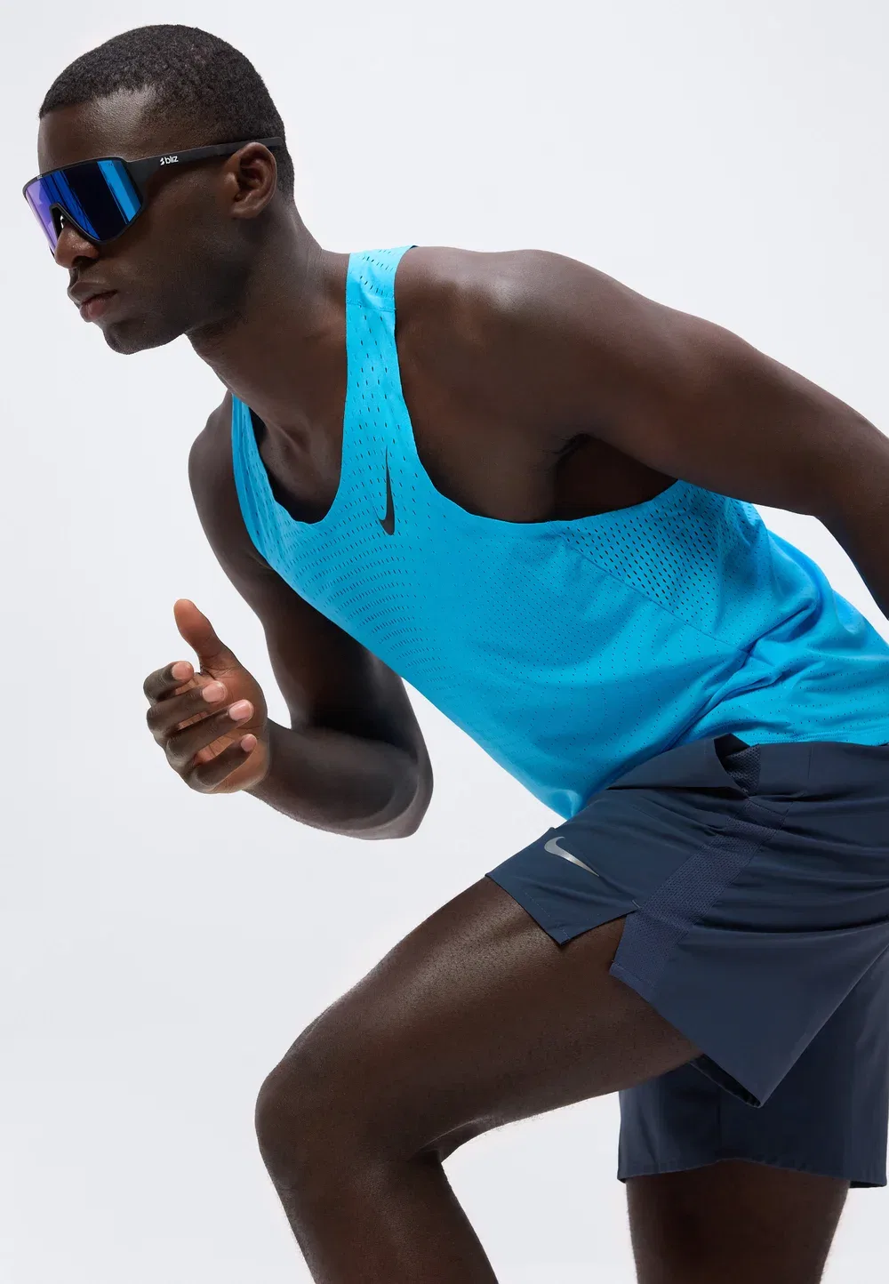 M nk dfadv aroswft singlet - top Nike Performance, Light Current Blue/Black — фото 4