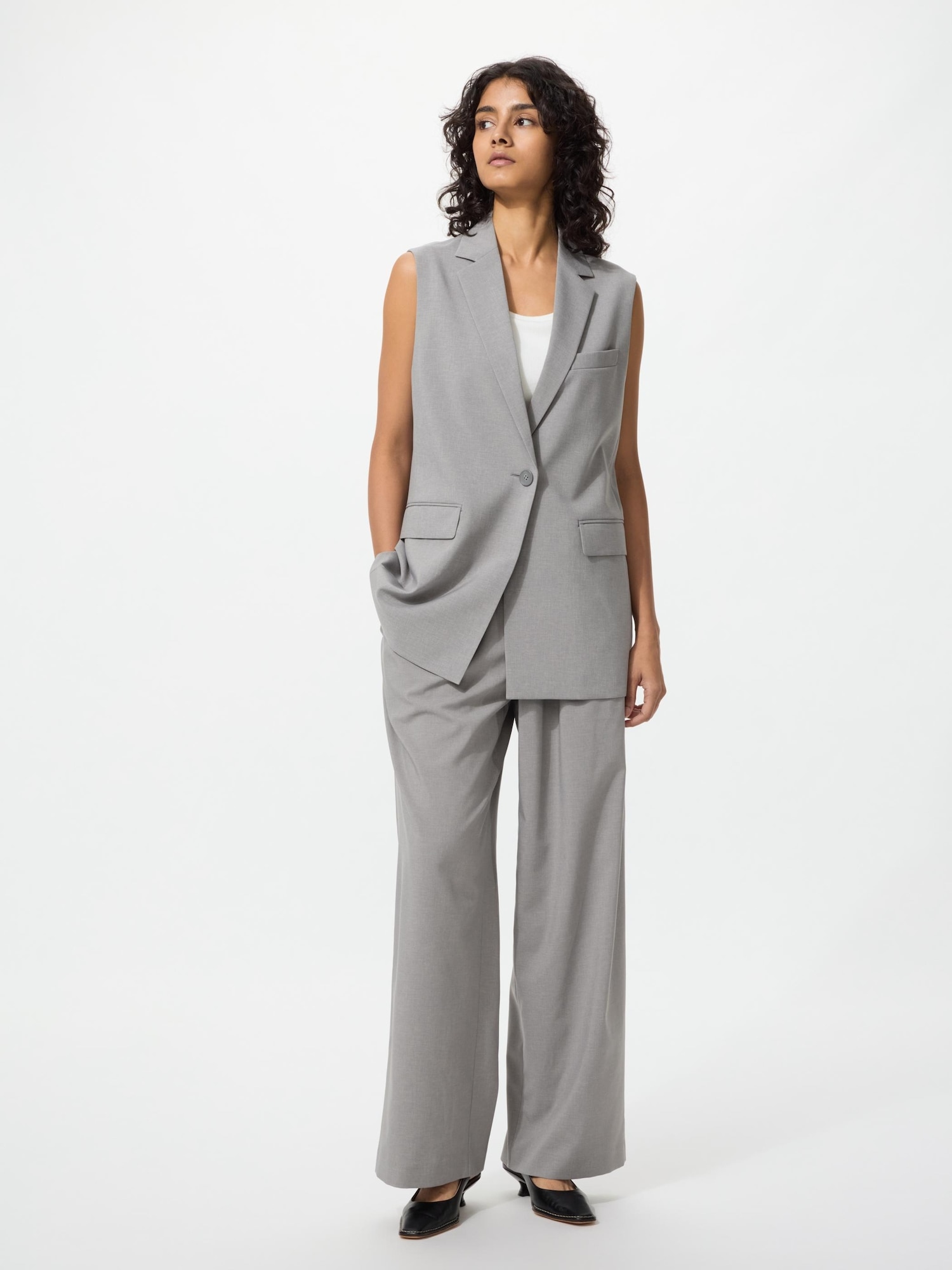 Плиссированные брюки Uniqlo Easy-to-wear, 03 серый — фото 2