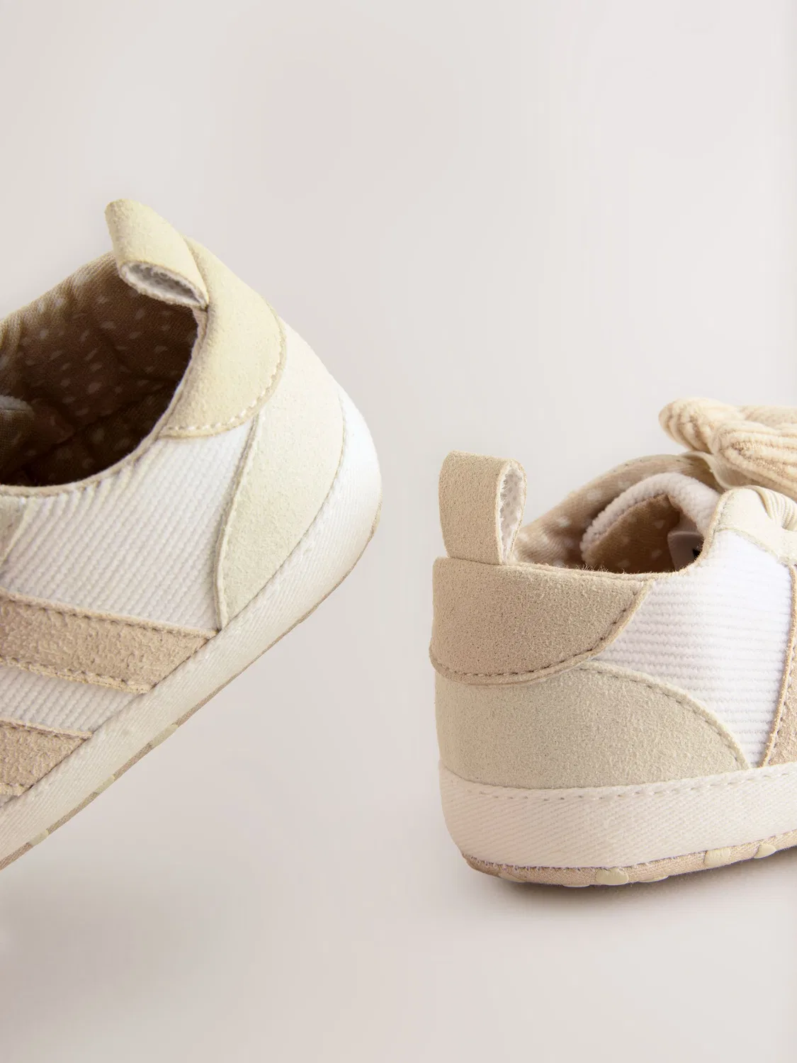 Кроссовки для малышей с кроликом, Neutral Bunny Baby Trainers Next, нейтральный — фото 3