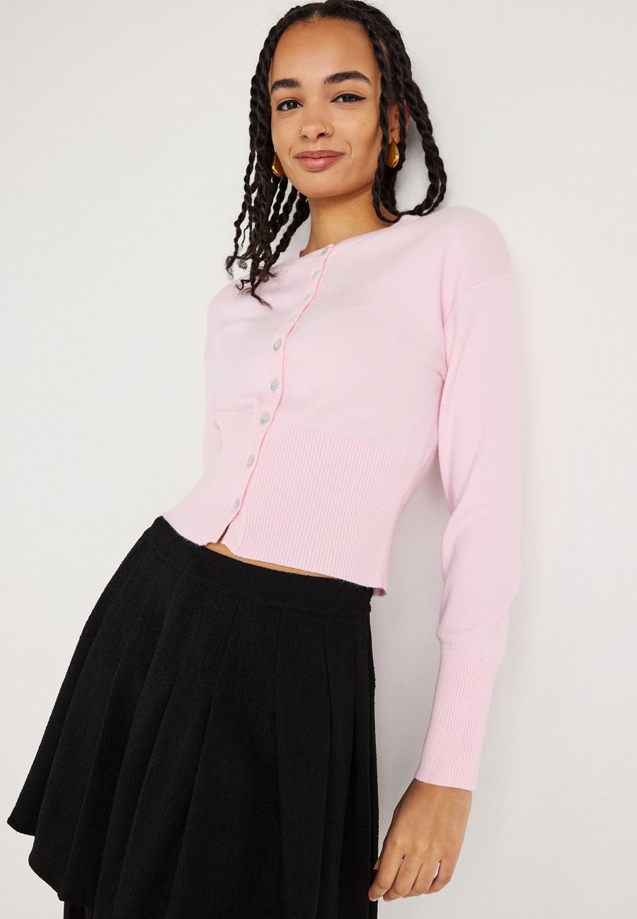 

Кардиган Gina Tricot FITTED CARDIGAN, Pink