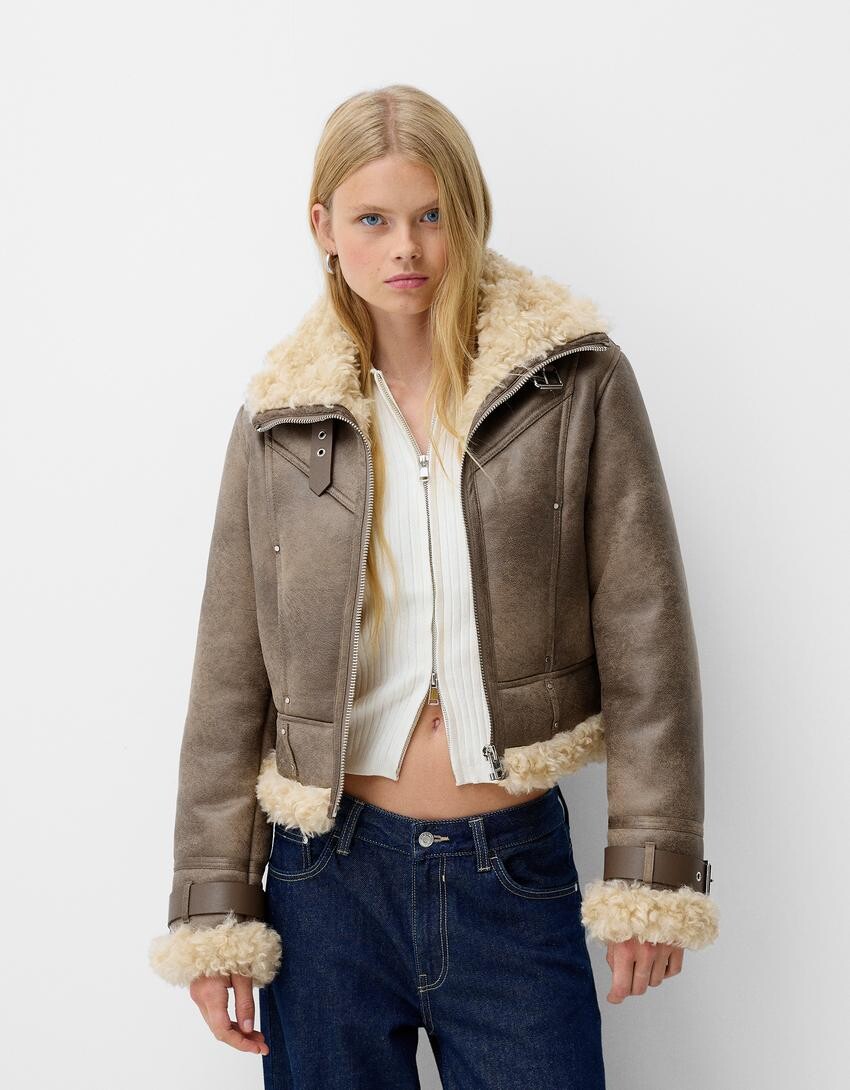 

Двусторонняя куртка из искусственного меха Bershka, желтый