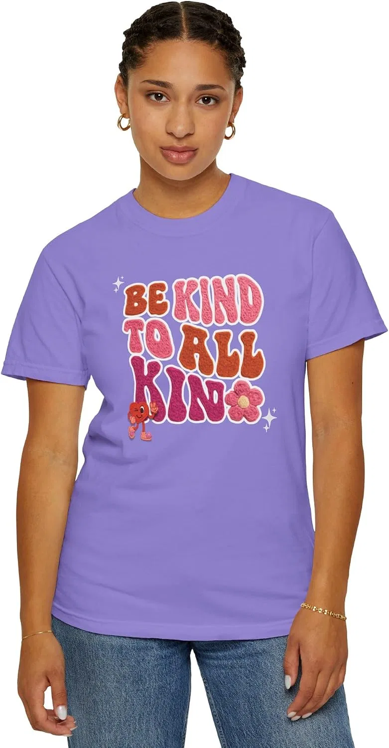 Женская футболка с принтом Be Kind to All Kinds, фиолетовый — фото 3