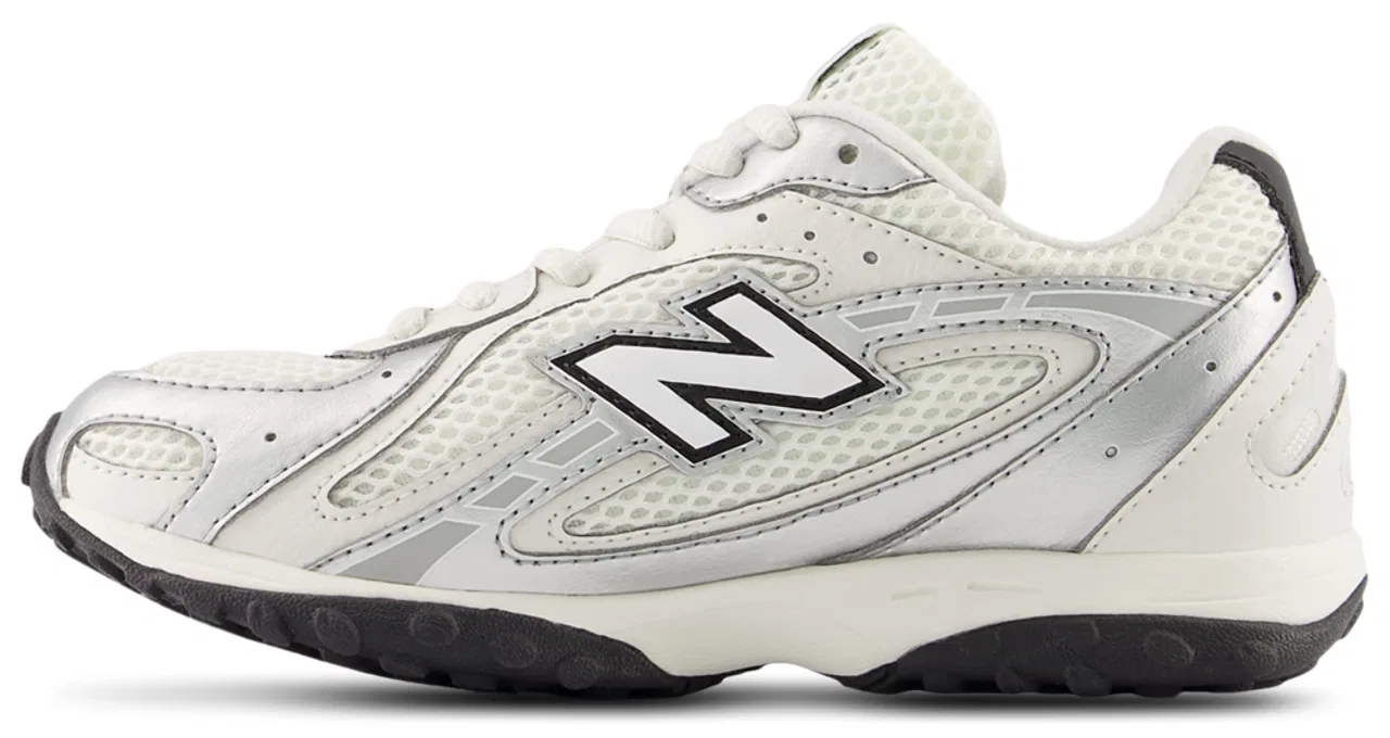 Кроссовки для мальчиков 204L New Balance, серебристый/черный — фото 2