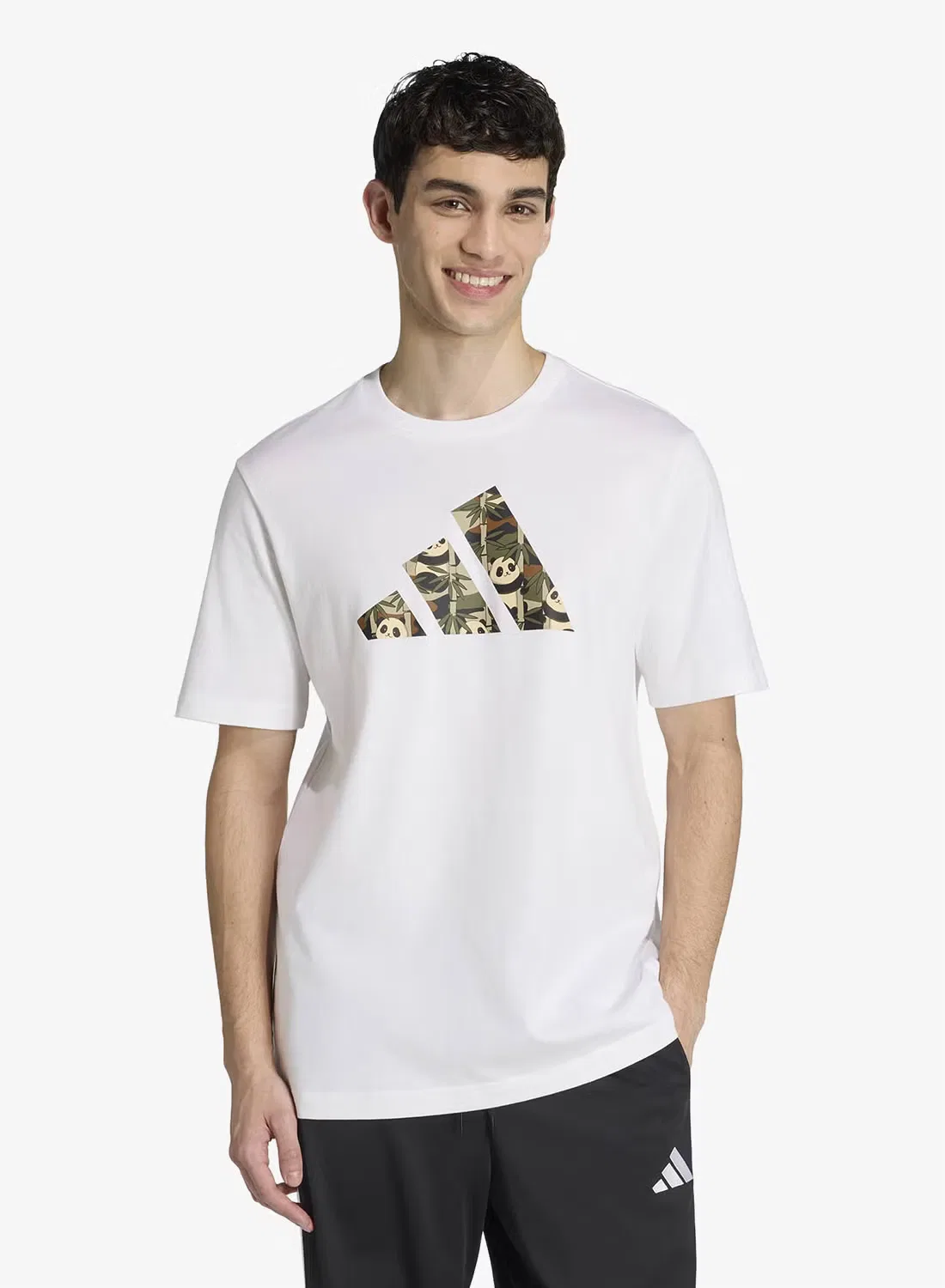 Футболка с принтом Panda chill camo graphic Adidas, белый
