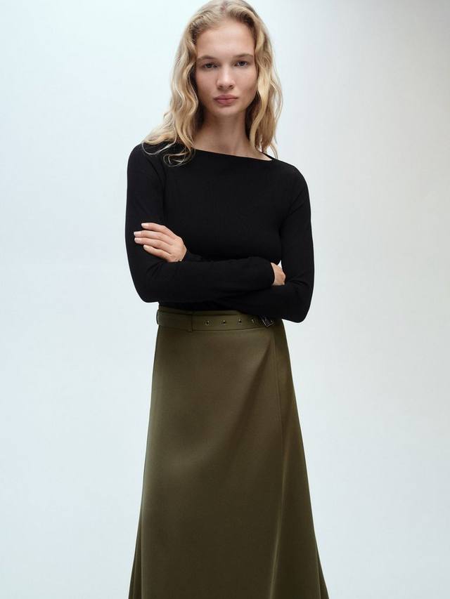 

Изящное атласное платье миди в рубчик Mango, цвет Black/Khaki