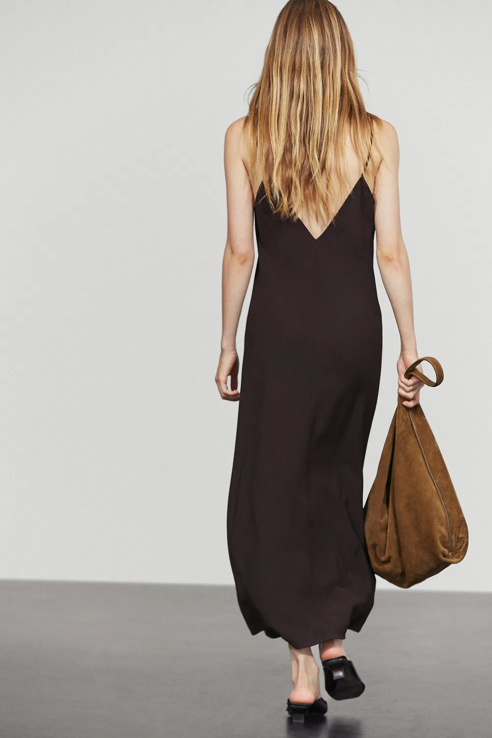 Платье Massimo Dutti, миди с тонкими бретелями, коричневое — фото 4