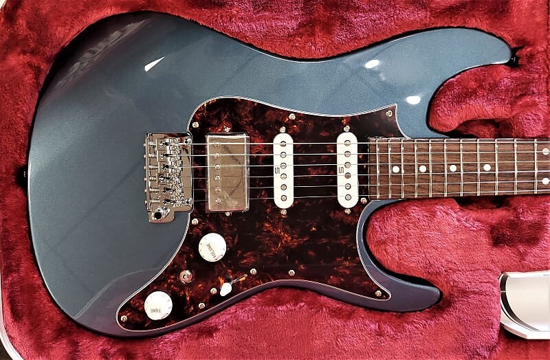 

Ibanez AZ2044NPBM 2022 берлинская синяя металлик
