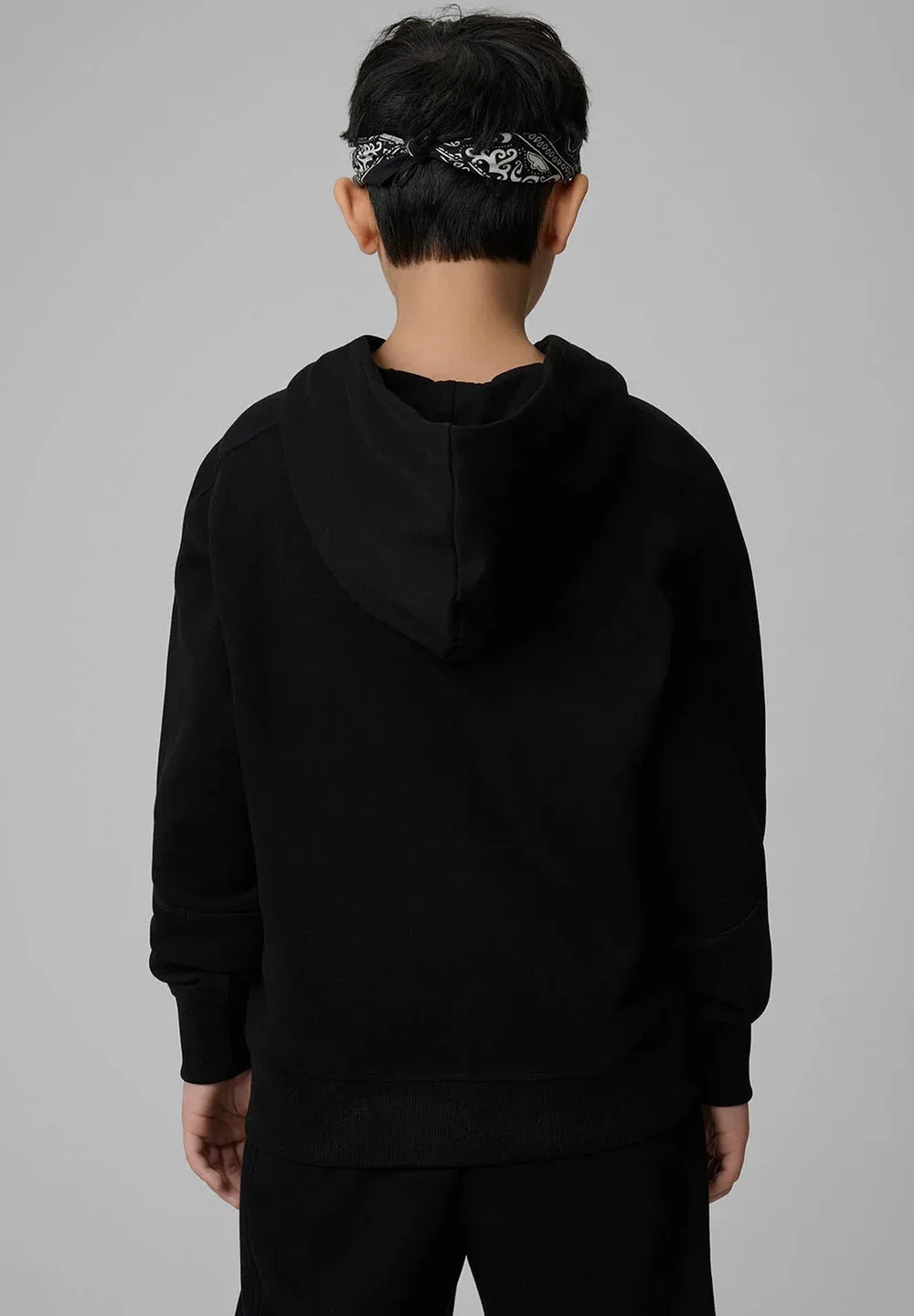 Bluza dresowa свободная z kapturem chłopięca - czarna 122 (6-7 лат) - толстовка 4F, Deep Black — фото 3