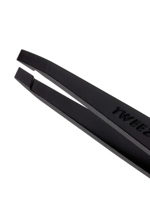 Пинцет для удаления волос Slant Tweezers Tweezerman Black Matte — фото 3