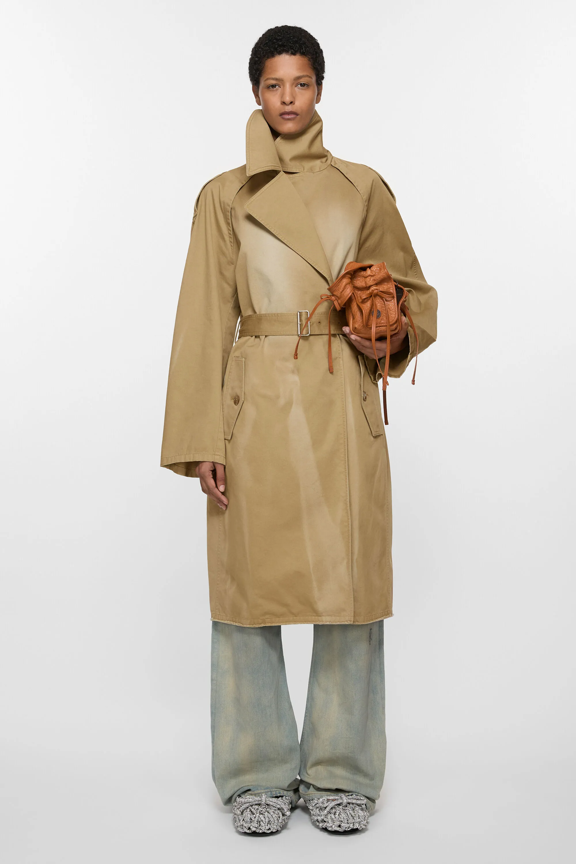 

Пальто с поясом Acne Studios, цвет Mushroom Beige