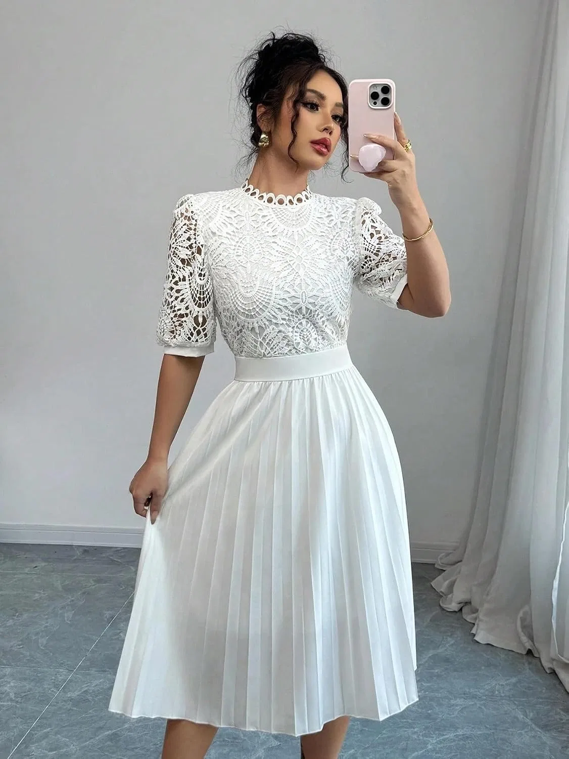 Женское мини-платье с кружевом и пышными рукавами, White — фото 3