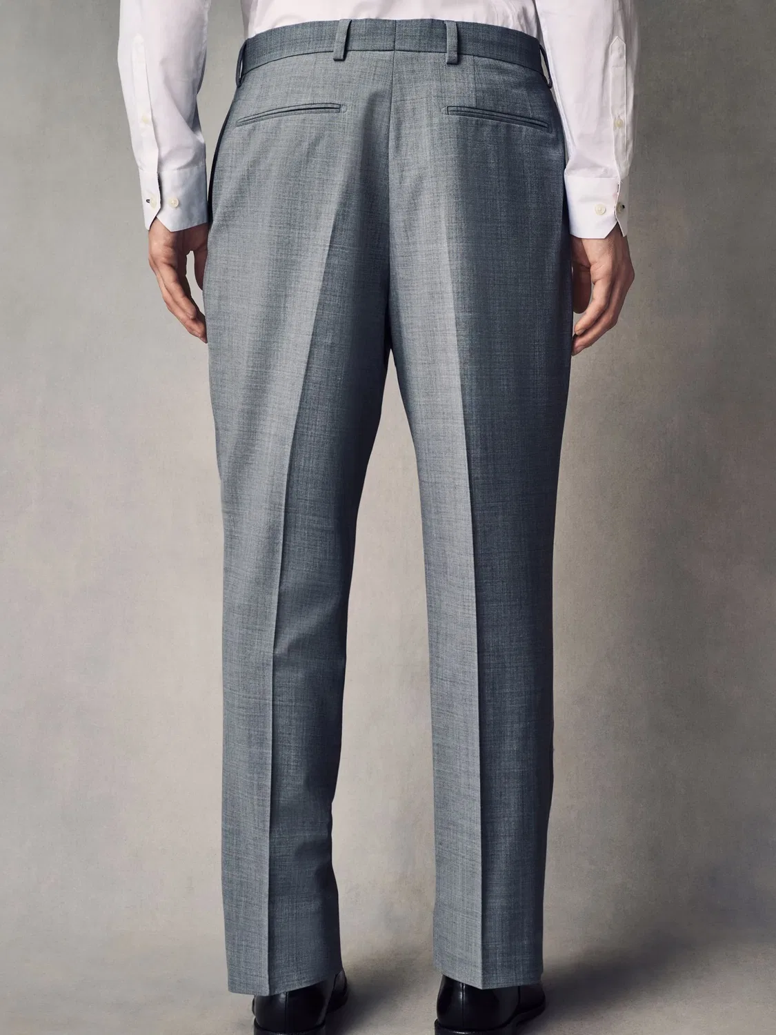 Брюки Next Slim fit со складками спереди, серого цвета — фото 2
