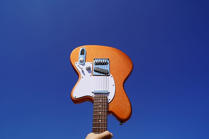 

Ibanez YY20 Yvette Young Orange Cream Sparkle 6-струнная электрогитара (2022)