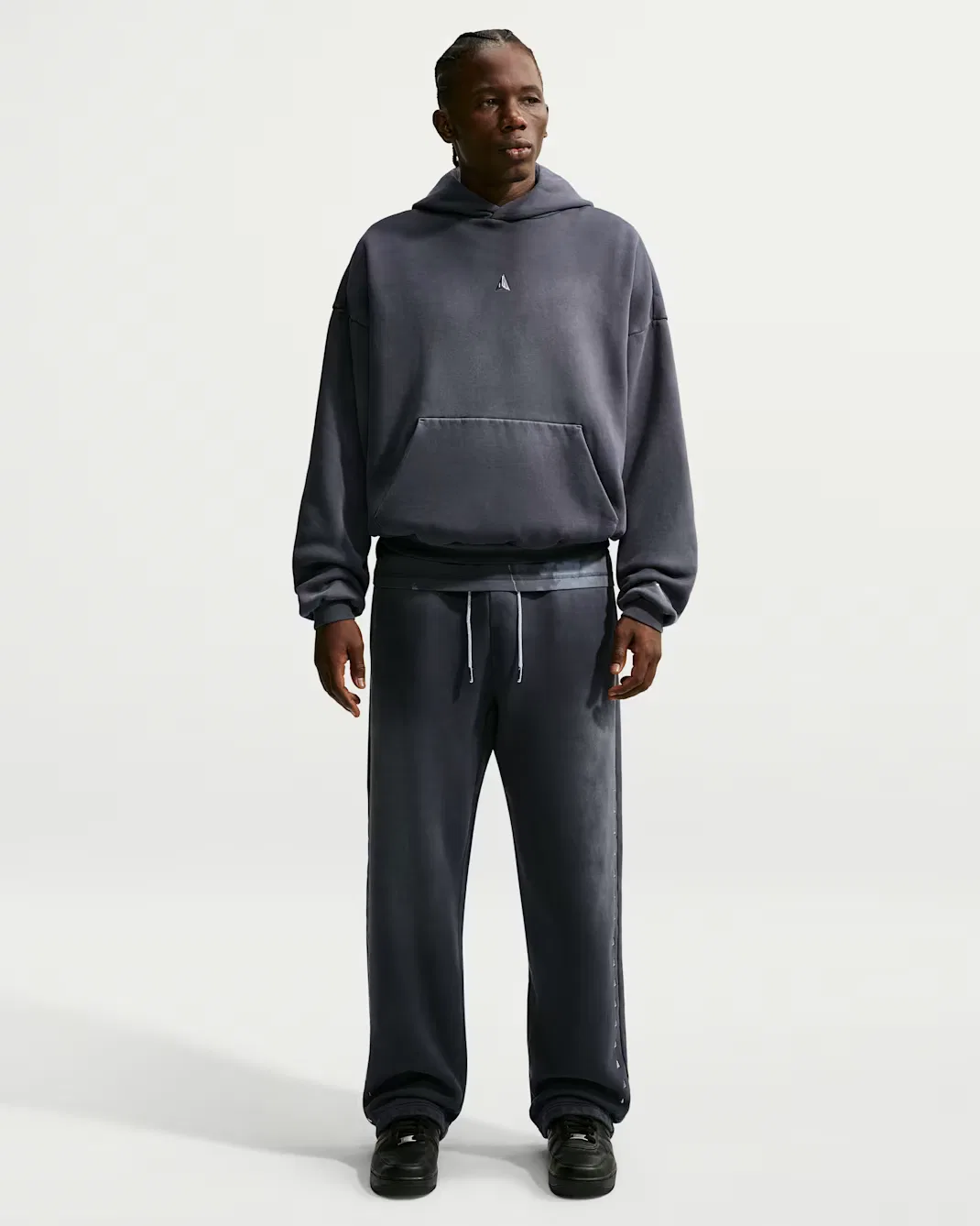 Мужская флисовая толстовка Therma-FIT с капюшоном для баскетбола Ja Standard Issue Nike, Black/Ice Silver — фото 4
