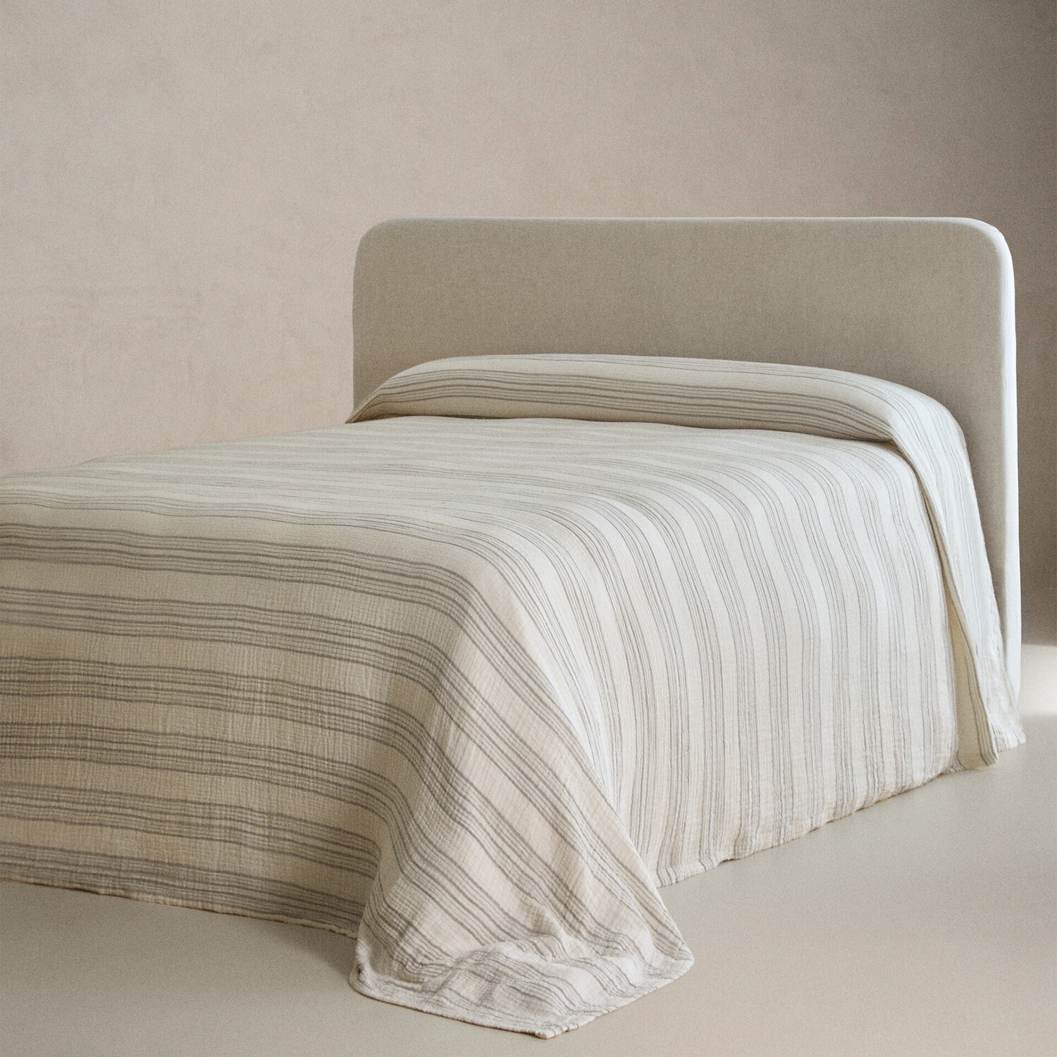 

Покрывало Zara Home Striped Muslin