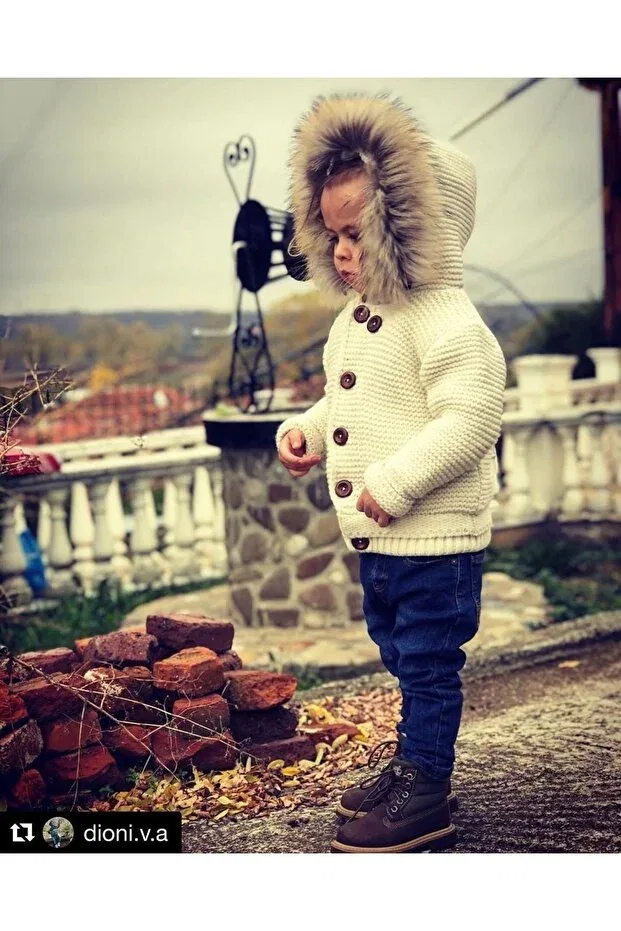 Детский кардиган для новорожденных из шерсти с капюшоном Raccoon Fur Natural Wooden Buttoned Organic Baby Cardigan With Lamb Wool Gray Color Xomini, Gray — фото 3