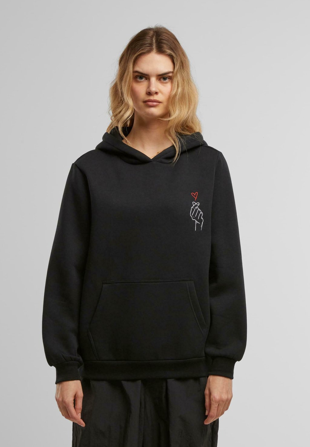 

Толстовка HEART EMB FLUFFY - Hoodie Mister Tee, черный