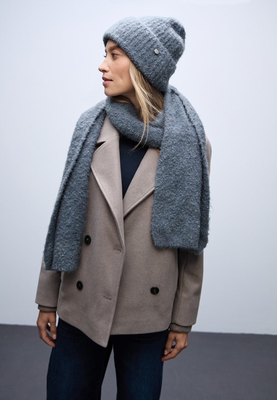 

Шапка Street One BOUCLÉ, Blau/Blue-Grey