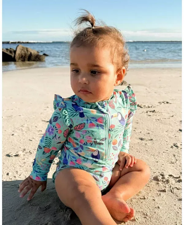 Детский купальник для девочек с длинным рукавом с рюшами Purebaby, Toucan Print — фото 2
