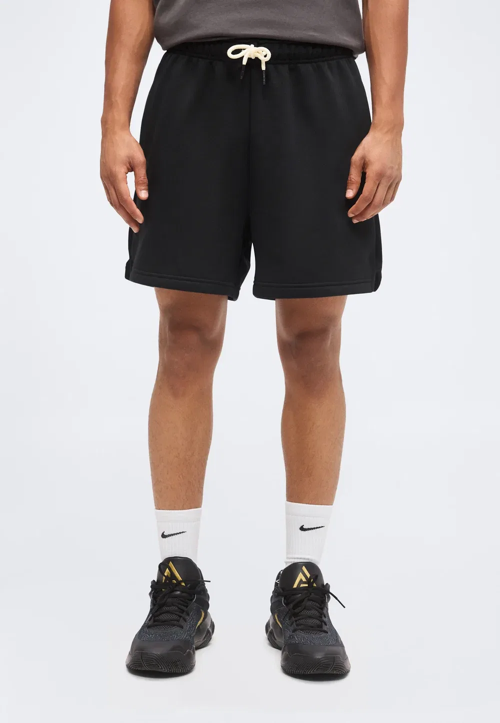 Стандартные спортивные шорты 5 дюймов Nike Performance, Black/Pale Ivory