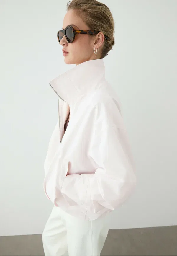 Куртка бомбер хлопковая High neck bomber jacket Massimo Dutti, розовый — фото 4