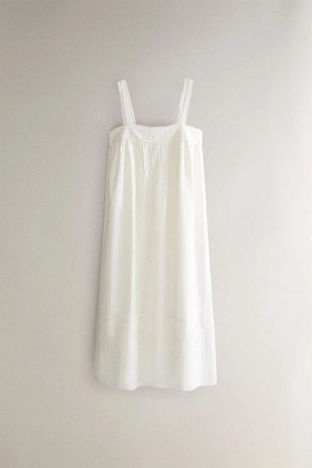 Ночная рубашка на бретелях с кружевом и складками ZARA, Ivory