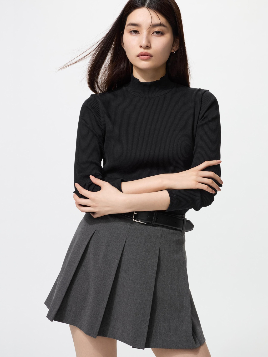 

Лонгслив Uniqlo Ribbed High Neck, 09 черный
