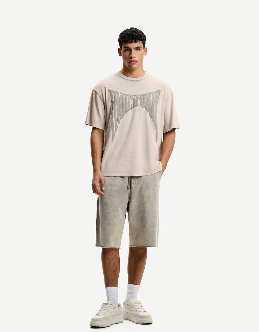 

Мешковатые шорты-бермуды с эффектом потертости Bershka, серый