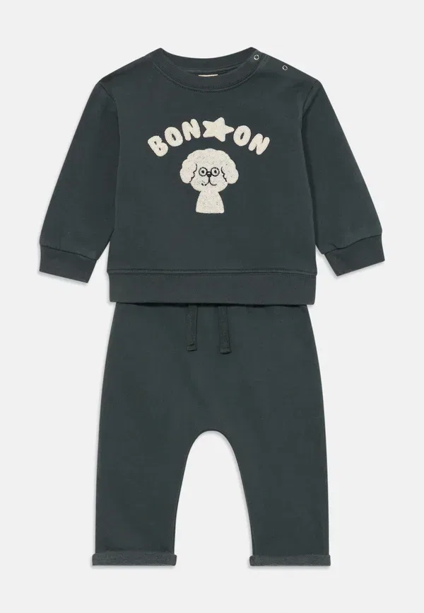 Детский спортивный костюм Bonton