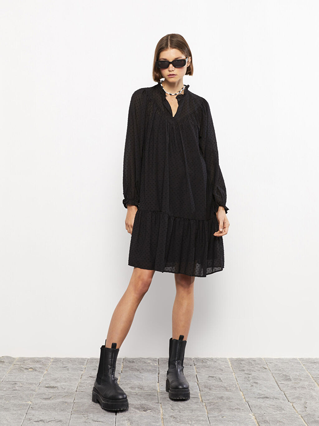 

Атласное женское платье с высоким воротником и длинным рукавом LCW Casual