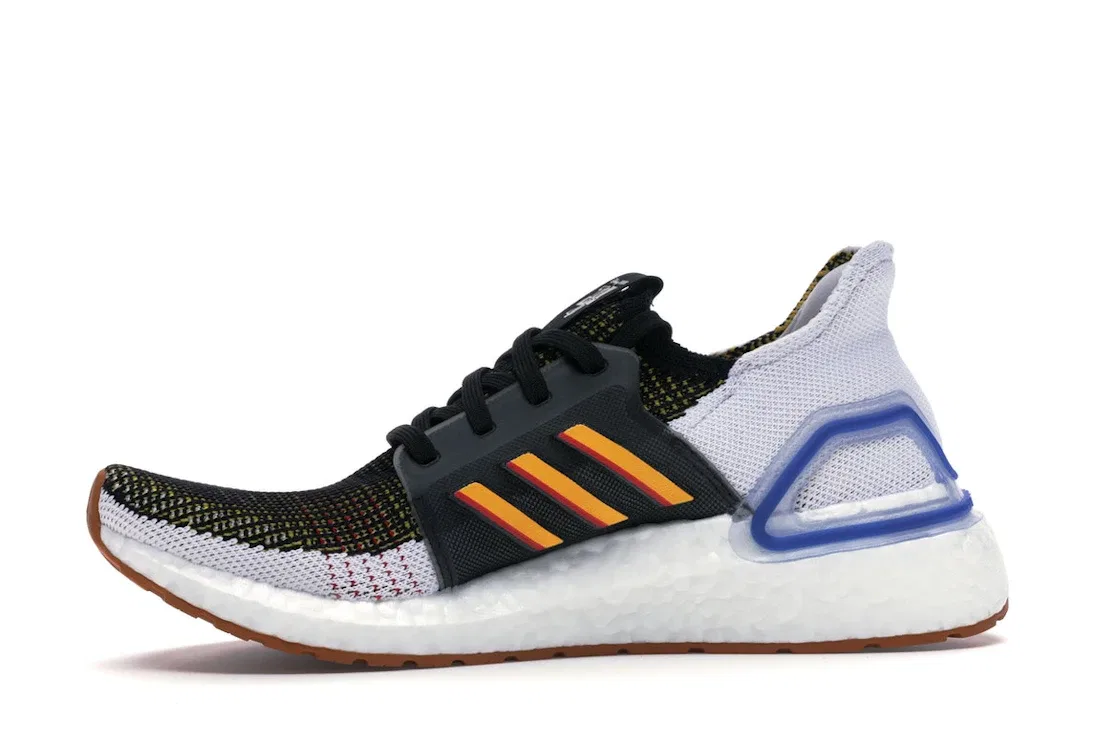 Детские кроссовки с принтом Toy Story 4 Woody Adidas, Core Black/Active Gold/Scarlet — фото 3