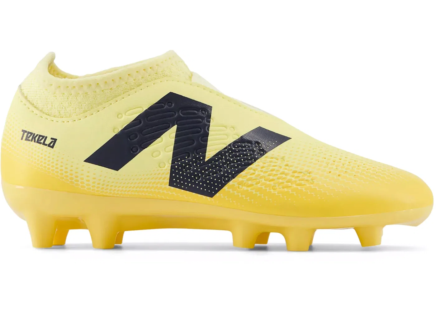 Детские бутсы для игры на натуральном газоне Energy Rush Pack New Balance Tekela Magique V4+ FG, Parchment/Clementine/Hot Mango