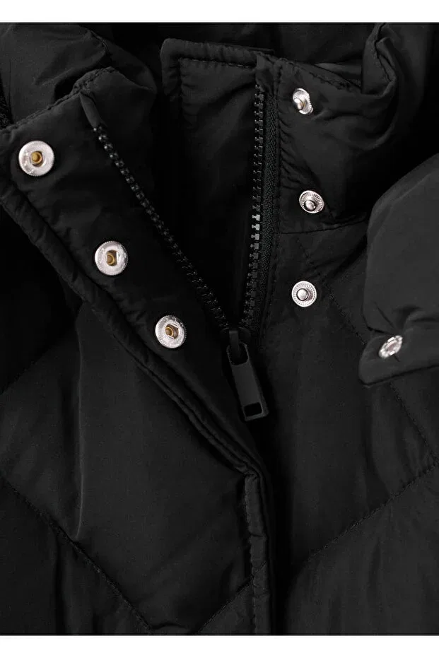 Детское зимнее пальто для девочек стеганое с капюшоном Mango Kids, Black — фото 3