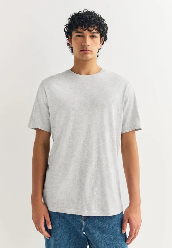 Футболка с круглым вырезом Essential crew neck t-shirt regular fit Next, Light Grey Marl, светло-серый