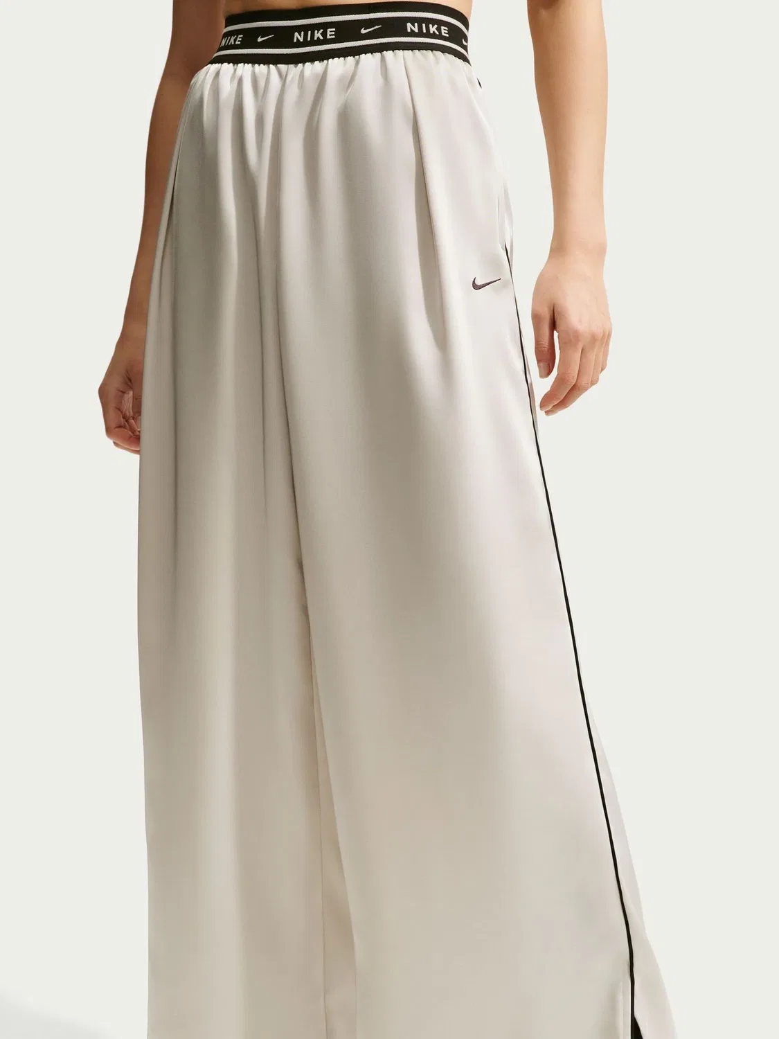 Брюки-палаццо из атласа Nike Light Bone Neutral