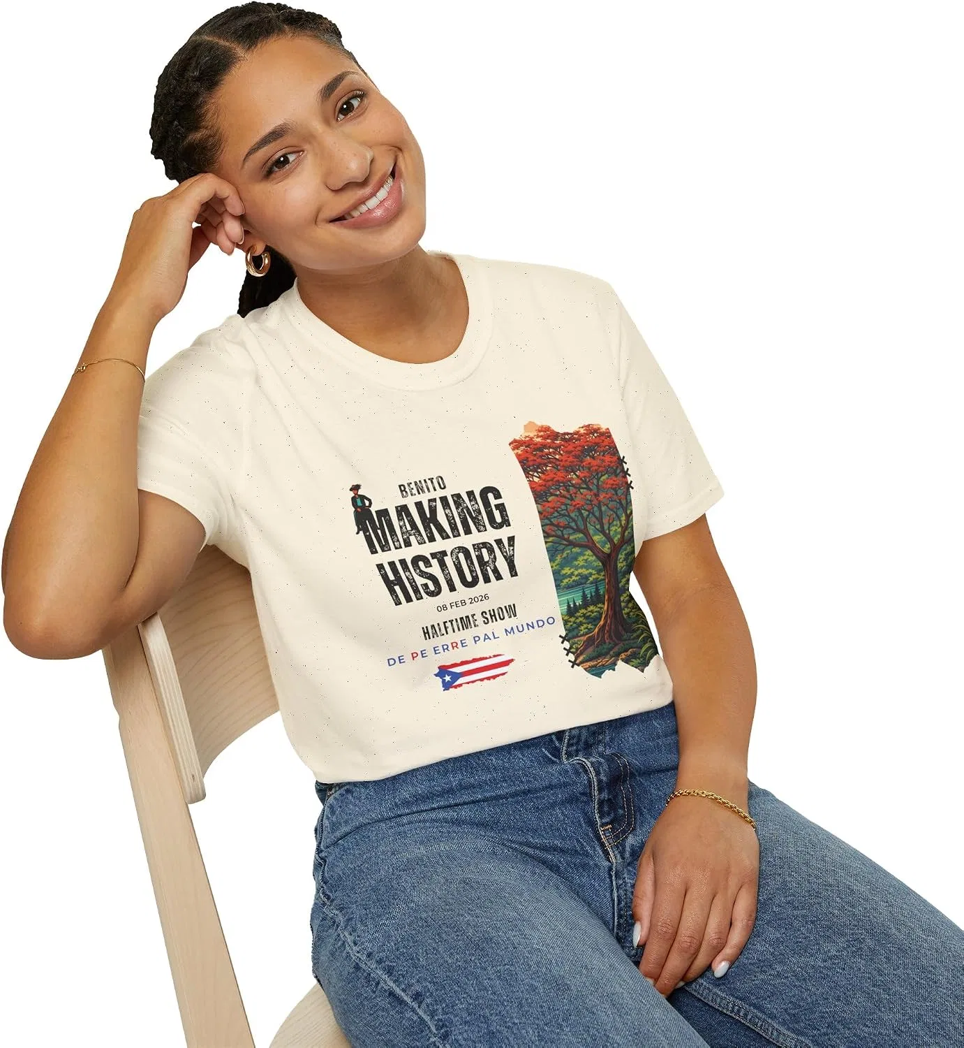 Мужская футболка с принтом Puerto Rico Football Shirt, Benito Music Bowl Graphic Tee, Flamboyan Latin Vibes Football Concert Boricua Gameday Shirt, натуральный — фото 2