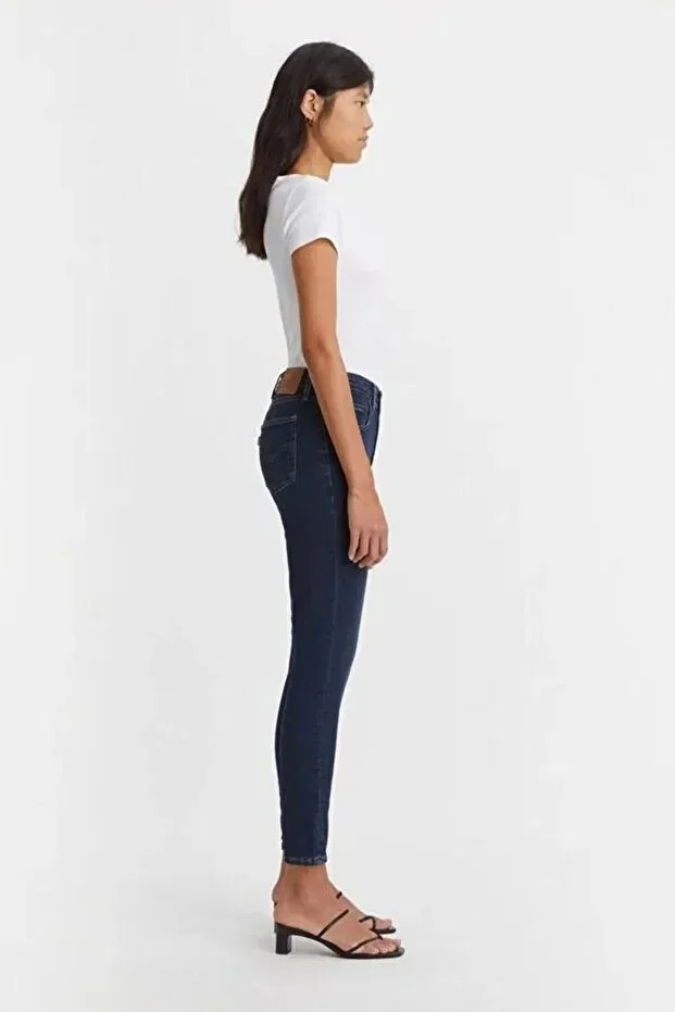 Женские джинсы скинни Fit narrow leg high waist dark indigo women's jeans 18882-0593 Levi'S, Navy Blue — фото 2