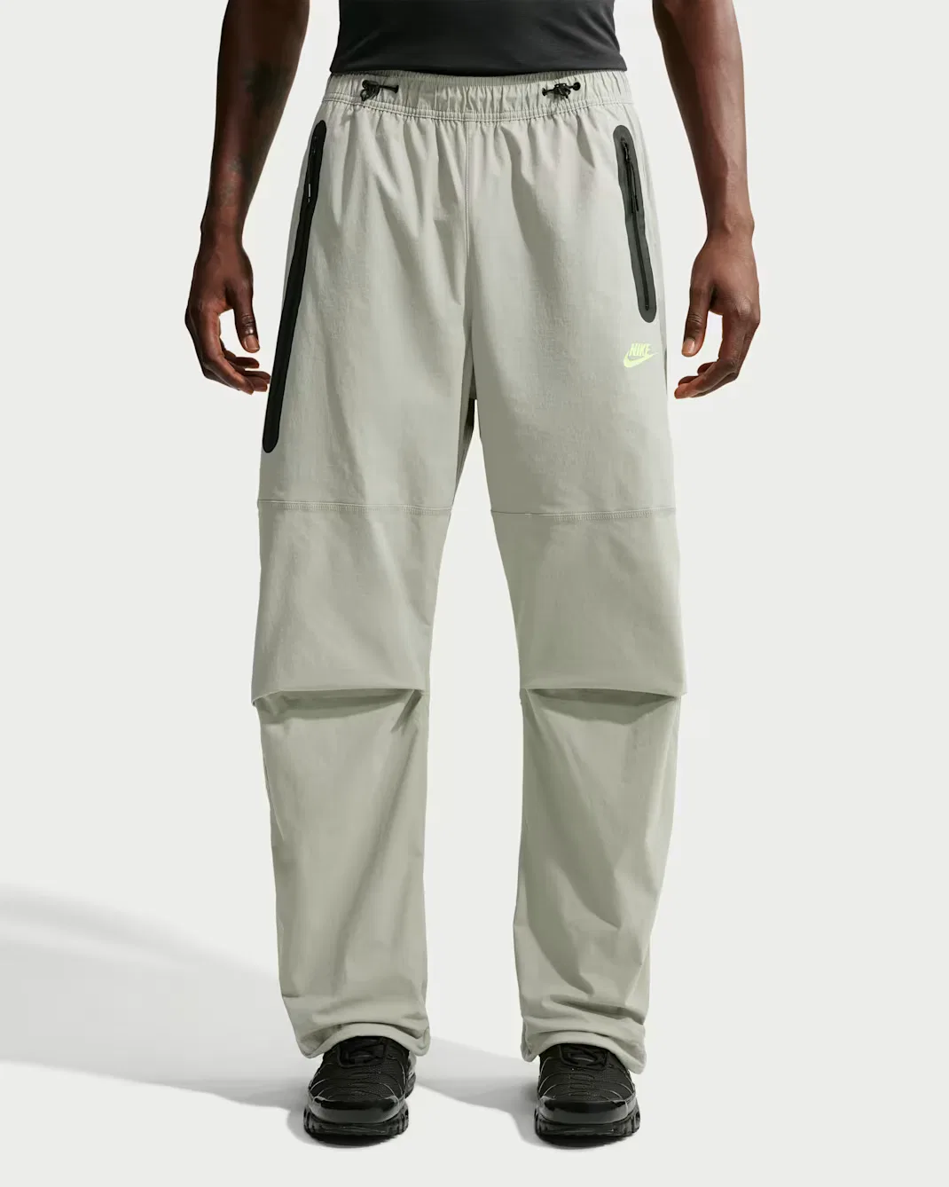 Мужские брюки из ткани Dri-FIT Nike Tech, Spruce Fog/Spruce Fog/Barely Volt — фото 2